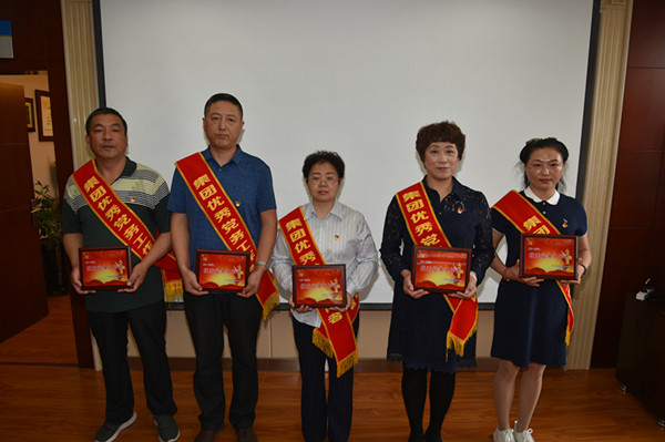 5e785c01a1e47.jpg 19221aab0d9c2bbf81aa236643896761.jpg